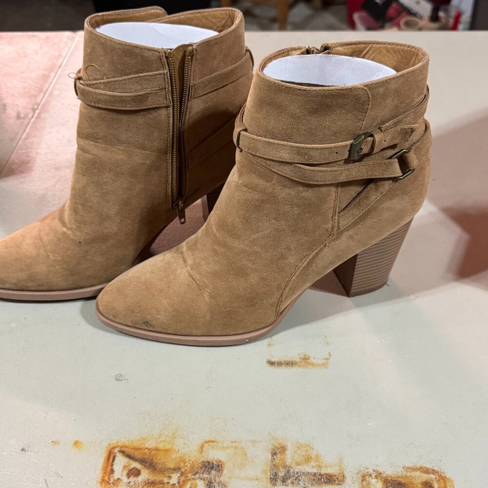 Shoe Dazzle Beige Suede high heel boots in box like new 2" heel two straps 10